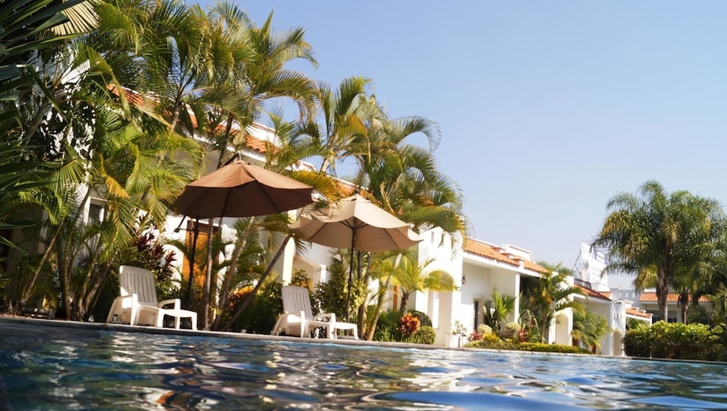 Imagen de la piscina del Hotel Canarios. Foto 18