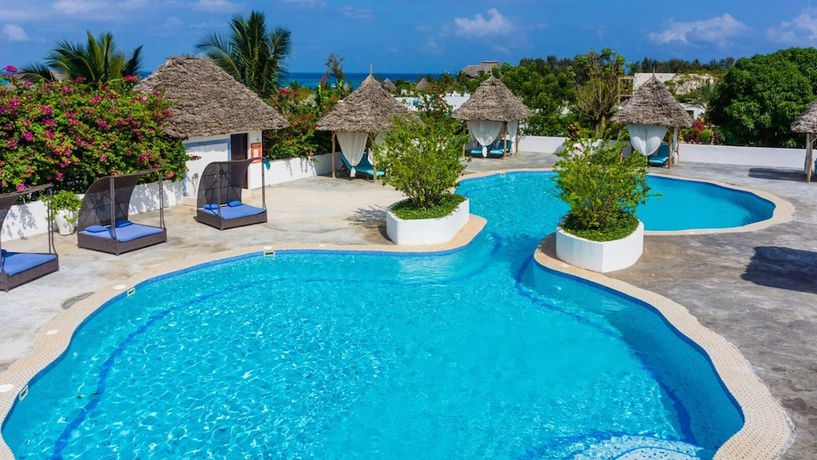 Imagen de la piscina del Hotel Canary Kendwa Beach Resort. Foto 11