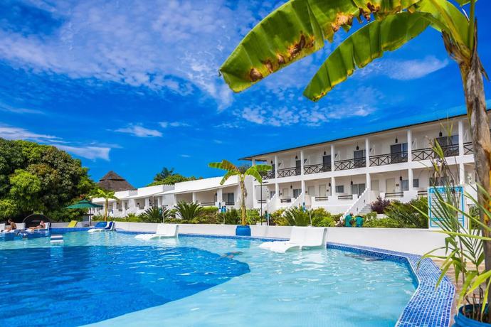 Imagen de la piscina del Hotel Canary Kendwa Beach Resort. Foto 12