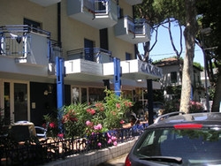 Imagen general del Hotel Canasta, Riccione. Foto 1