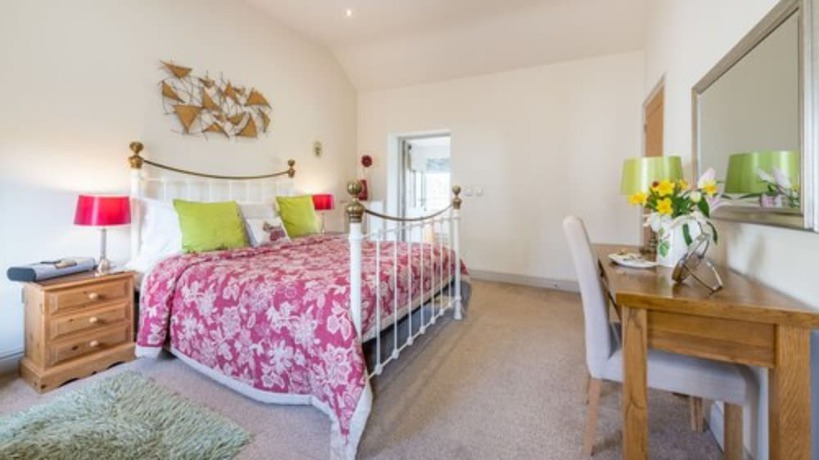 Imagen de la habitación del Hotel Canaston Oaks. Foto 4