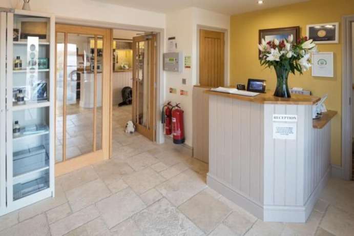 Imagen de los interiores del Hotel Canaston Oaks. Foto 20
