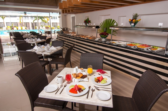 Imagen del bar/restaurante del Hotel Cancun Bay Resort - All Inclusive. Foto 3