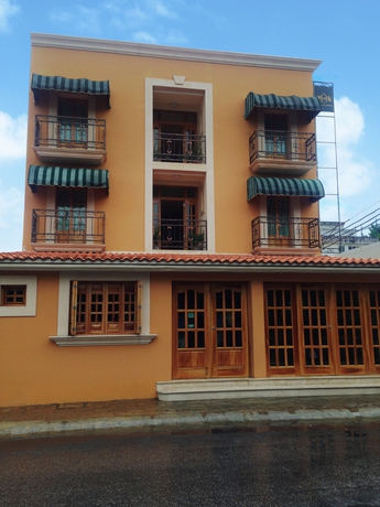 Imagen de los exteriores del Hotel Cancun International Suites. Foto 10