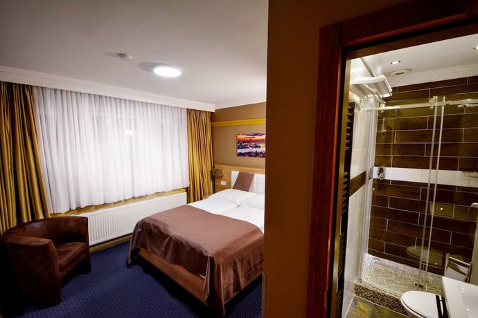 Imagen de la habitación del Hotel CandS. Foto 4