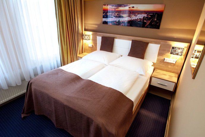 Imagen de la habitación del Hotel CandS. Foto 6