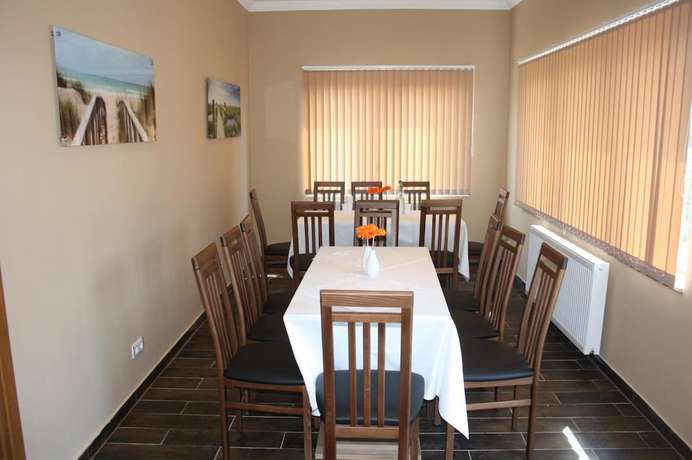 Imagen del bar/restaurante del Hotel CandS. Foto 2