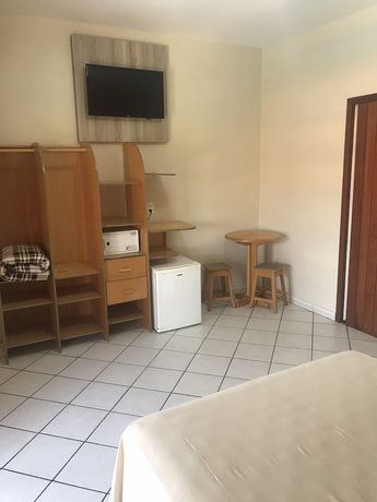 Imagen de la habitación del Hotel Candeias Basfak Praia. Foto 9