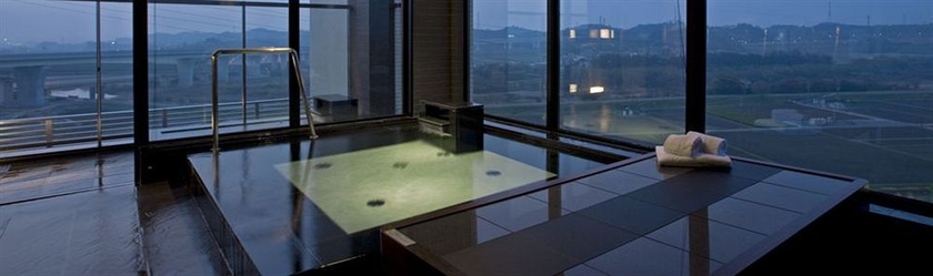 Imagen de la piscina del Hotel Candeo Hotels Kameyama. Foto 4