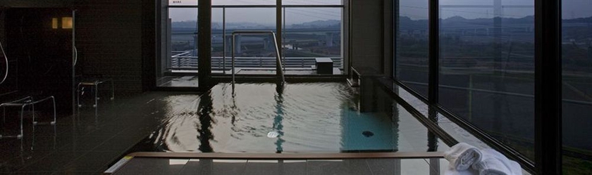 Imagen de la piscina del Hotel Candeo Hotels Kameyama. Foto 5