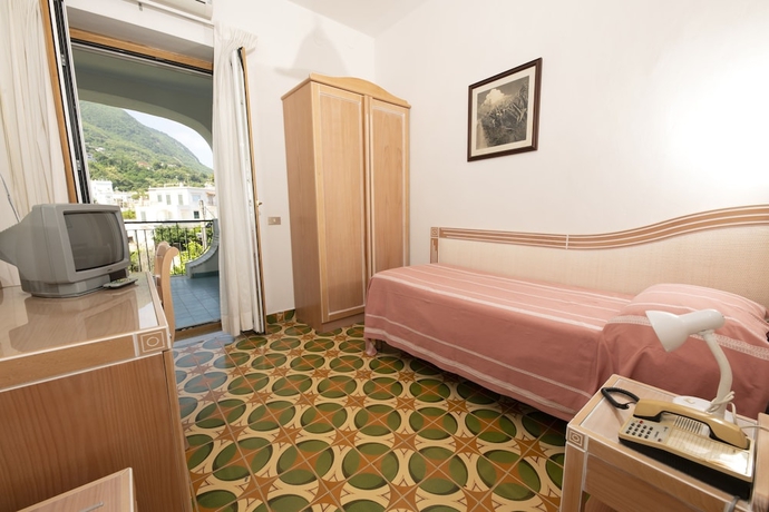 Imagen de la habitación del Hotel Candia, Bagni. Foto 7