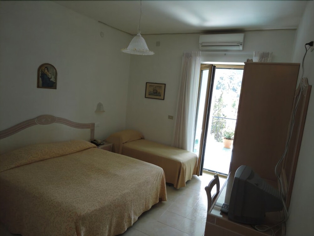 Imagen de la habitación del Hotel Candia, Bagni. Foto 8
