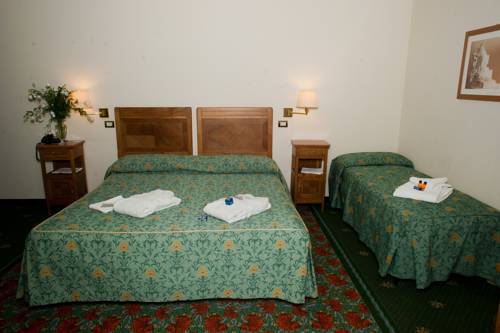 Imagen de la habitación del Hotel Candiani. Foto 5