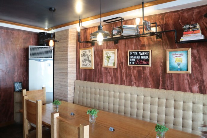 Imagen del bar/restaurante del Hotel Candice Lucy. Foto 5
