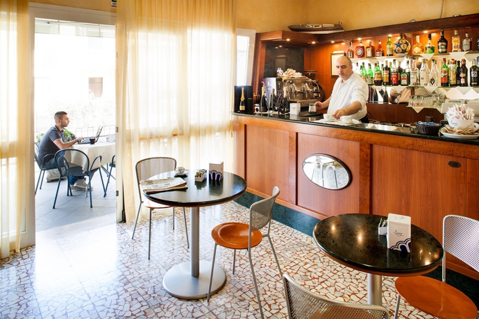 Imagen del bar/restaurante del Hotel Candido, Diano Marina. Foto 4