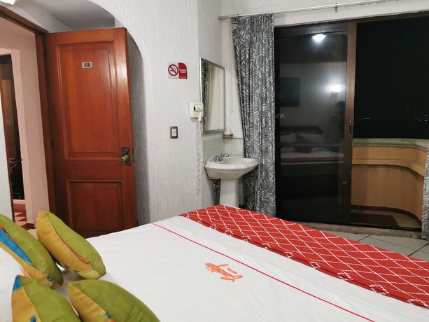 Imagen de la habitación del Hotel Candilejas Playa. Foto 13
