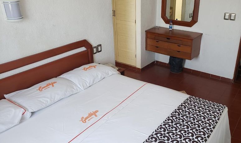 Imagen de la habitación del Hotel Candilejas Playa. Foto 16