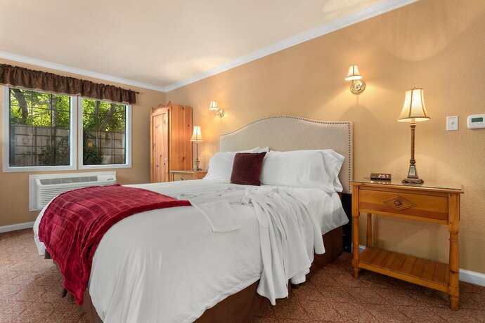 Imagen general del Hotel Candlelight Inn Napa Valley. Foto 3