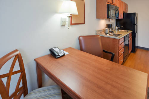 Imagen de la habitación del Hotel Candlewood Suites Aberdeen-edgewood-bel Air. Foto 4