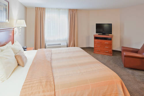 Imagen de la habitación del Hotel Candlewood Suites Aberdeen-edgewood-bel Air. Foto 13