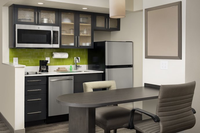 Imagen de la habitación del Hotel Candlewood Suites Alexandria West, an IHG. Foto 10