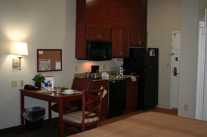 Imagen de la habitación del Hotel Candlewood Suites Avondale - New Orleans, An Ihg. Foto 7