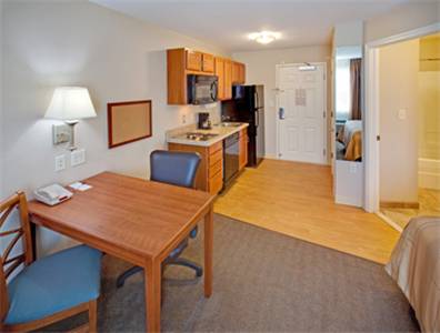Imagen de la habitación del Hotel Candlewood Suites Bellevue, An Ihg. Foto 3
