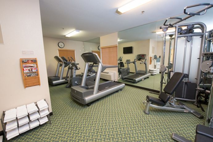 Imagen de los interiores del Hotel Candlewood Suites Bismarck, An Ihg. Foto 9