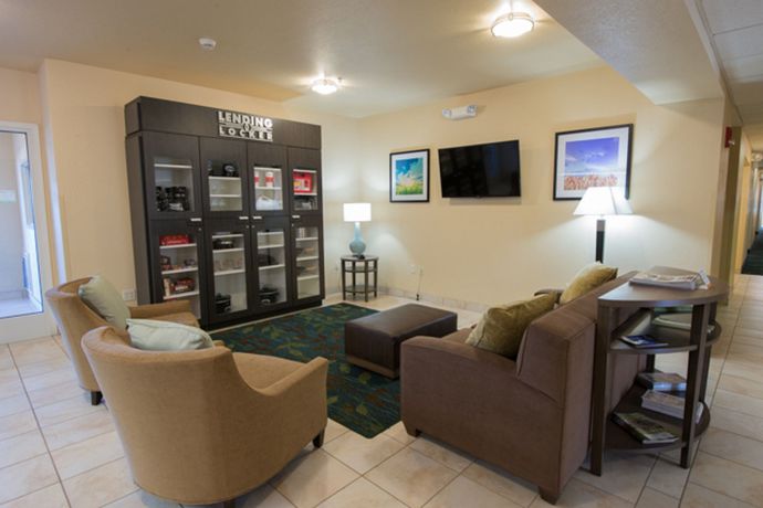 Imagen de los interiores del Hotel Candlewood Suites Bismarck, An Ihg. Foto 12