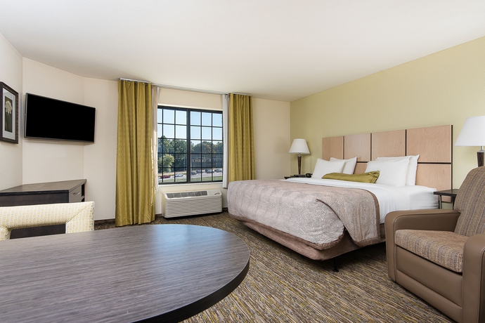 Imagen de la habitación del Hotel Candlewood Suites Bloomington. Foto 1