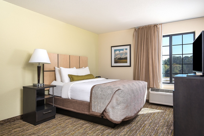 Imagen de la habitación del Hotel Candlewood Suites Bloomington. Foto 6
