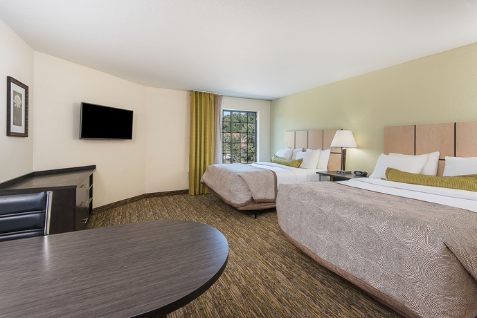 Imagen de la habitación del Hotel Candlewood Suites Bloomington. Foto 7