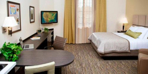 Imagen general del Hotel Candlewood Suites - Brighton. Foto 4