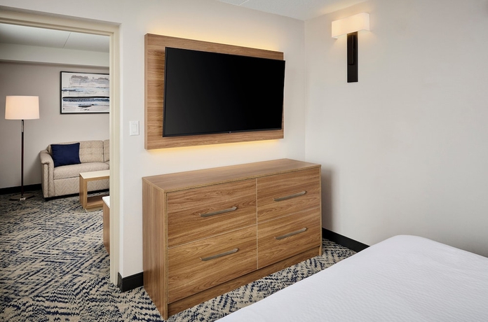 Imagen de la habitación del Hotel Candlewood Suites Burlington Conference Centre by IHG. Foto 13