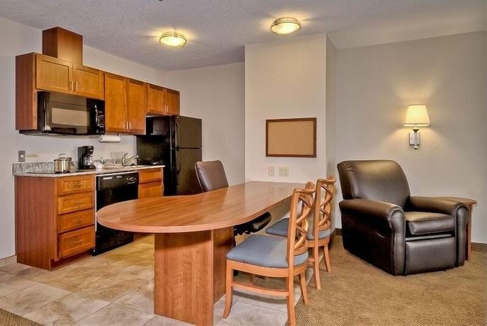 Imagen de la habitación del Hotel Candlewood Suites Burlington South, an IHG. Foto 4