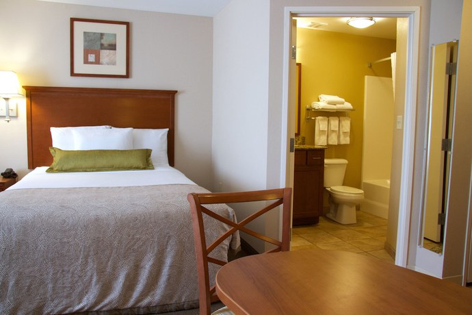 Imagen de la habitación del Hotel Candlewood Suites Champaign-urbana University Area, An Ihg. Foto 5