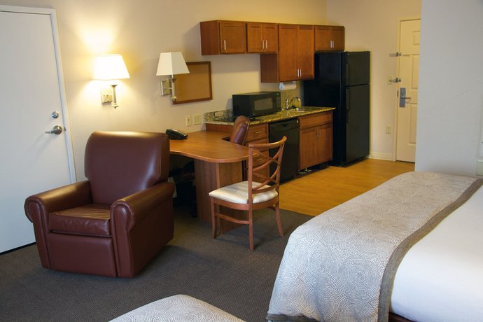 Imagen de la habitación del Hotel Candlewood Suites Champaign-urbana University Area, An Ihg. Foto 12