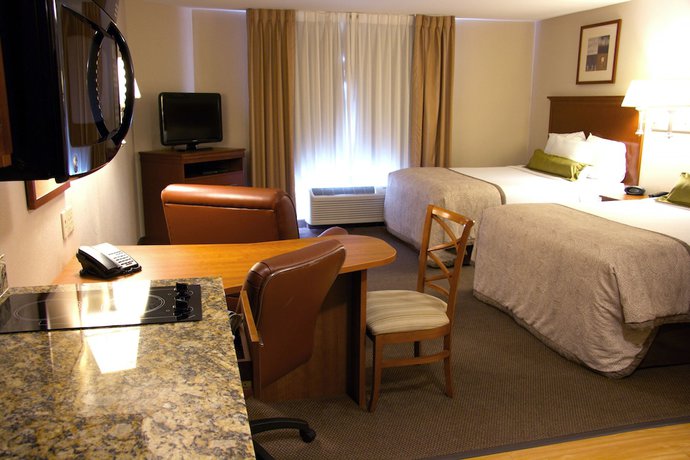 Imagen de la habitación del Hotel Candlewood Suites Champaign-urbana University Area, An Ihg. Foto 13
