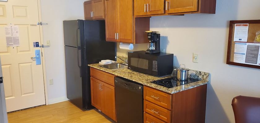Imagen de la habitación del Hotel Candlewood Suites Champaign-urbana University Area, An Ihg. Foto 15