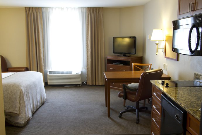 Imagen de la habitación del Hotel Candlewood Suites Champaign-urbana University Area, An Ihg. Foto 18