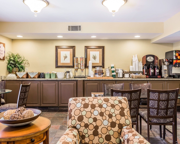 Imagen del bar/restaurante del Hotel Candlewood Suites Charleston Mt Pleasant, An Ihg. Foto 5