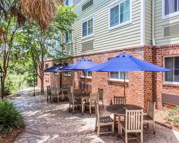 Imagen de los exteriores del Hotel Candlewood Suites Charleston Mt Pleasant, An Ihg. Foto 7