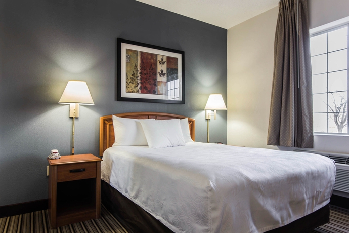 Imagen de la habitación del Hotel Candlewood Suites Charlotte - Arrowood, An Ihg. Foto 7