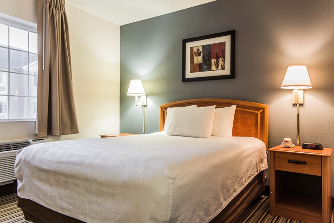 Imagen de la habitación del Hotel Candlewood Suites Charlotte - Arrowood, An Ihg. Foto 9