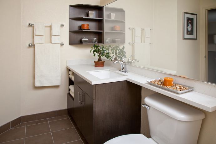 Imagen de la habitación del Hotel Candlewood Suites Chester - Philadelphia International Airport, An Ihg. Foto 6