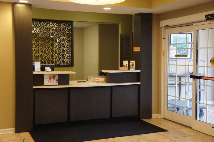 Imagen del bar/restaurante del Hotel Candlewood Suites Clarksville, An Ihg. Foto 3