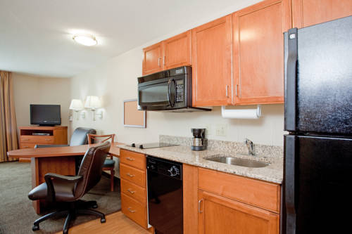Imagen de la habitación del Hotel Candlewood Suites Colonial Heights - Fort Lee. Foto 6