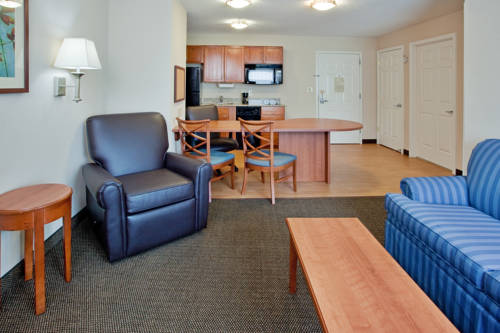 Imagen de la habitación del Hotel Candlewood Suites Colonial Heights - Fort Lee. Foto 7