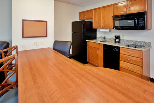 Imagen de la habitación del Hotel Candlewood Suites Colonial Heights - Fort Lee. Foto 14