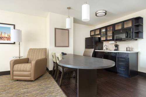 Imagen de la habitación del Hotel Candlewood Suites Columbia East, An Ihg. Foto 2